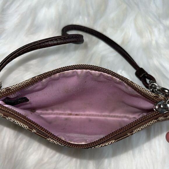 COACH SUTTON SIGNATURE TIEBACK SMALL WRISTLET - Picture 5 of 6